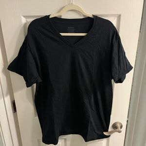 Gildan Men's Black V-Neck Tee